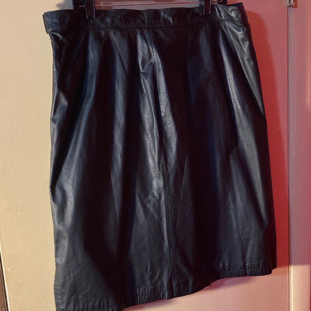 Chic Black Pencil Skirt